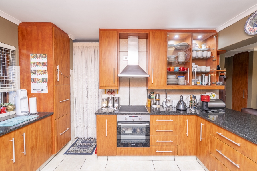 7 Bedroom Property for Sale in Eversdal Western Cape